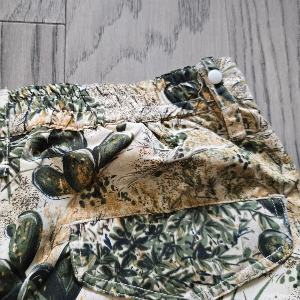 GameGuard Desert Camo Convertible Zip Off Cargo Pants Mens Small Cactus Print